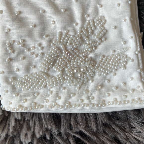 VTG 1950’s dead stock white beaded gloves - Picture 4 of 6
